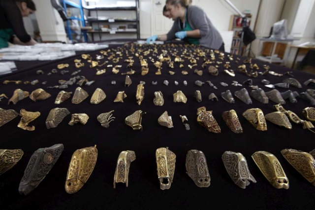 Detektoristé v Anglii loni odevzdali desítky tisíc artefaktů